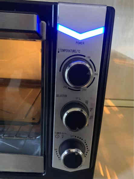 ئۆڤنی ئەڵمانی زۆر ئەسڵ نرخی زۆر گونجاوە
خۆم ٩٠ هەزارم پێ داوە
نرخی فرۆشتن ٥٥ هەزار 
شوێن چەمچەماڵ
*********** السليمانية
