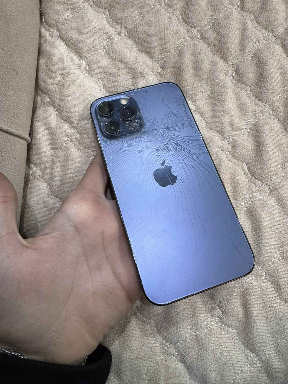 12 برو ماكس
ذاكره 128
بطاريه 80 
فقط الظهر 
شاشه سليمه وكلشي شغال
***********
بابل
