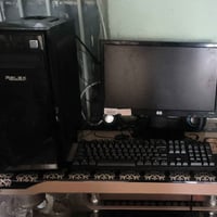 حاسبة  للبيع المواصفات  i3-3220  كرت شاشه مدمج 2g  الرام 8   الهارد hd...