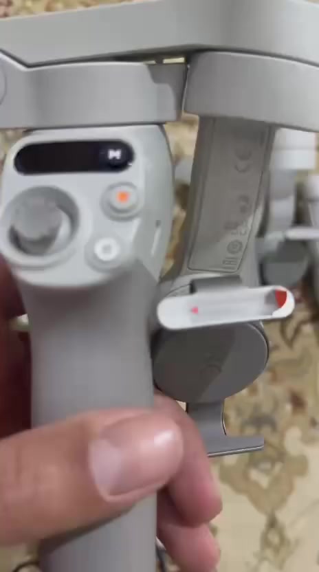 اوزموا موبايل SE 
الجديد مالته ب 160 الف 
3 قطع اذا كلهن احسبهن ب 250 الف 
واذا بس واحد 100 الف 
للاستفسار خاص او ع الرقم 
***********
