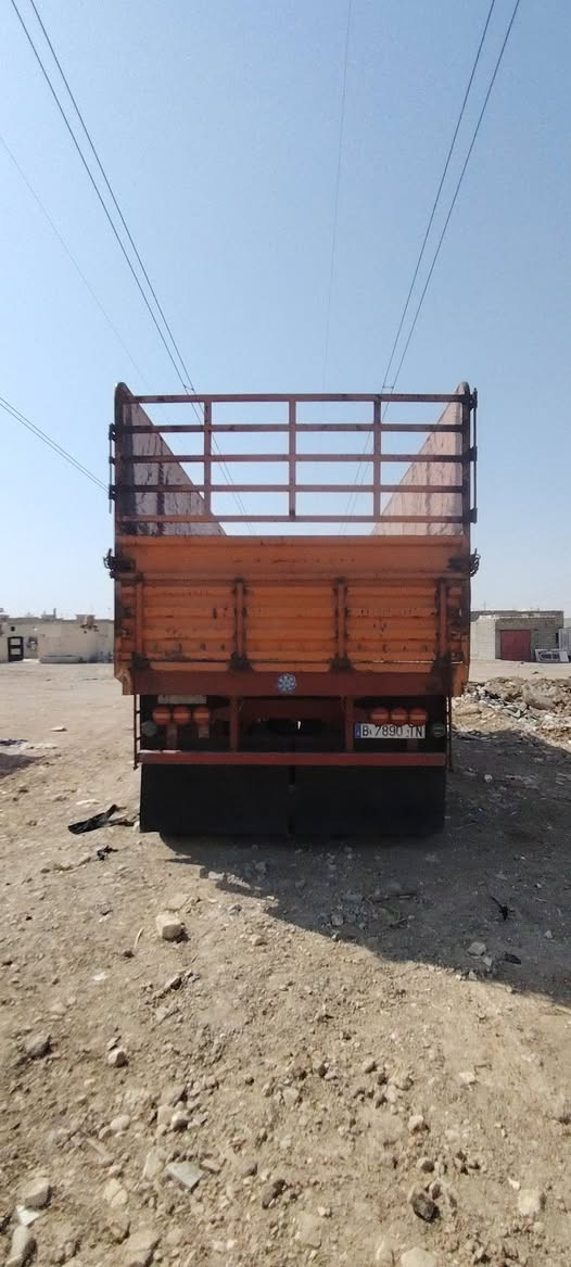 للبيع مقطوره بلوم الماني موديل 82 سربت جئف 82 صينيه 110 شاصي مكفول عامه مقطوره جاهزه لعمل
*********** مكان العماره
