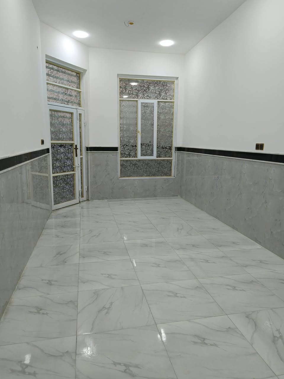 يوجد بيت في الميمونه. حي الملعب مساحه 125متر طابو صرف بناء حديث 2025 يوجد كافت الخدمات. لاستفسار ع رقم  واتساب/***********
