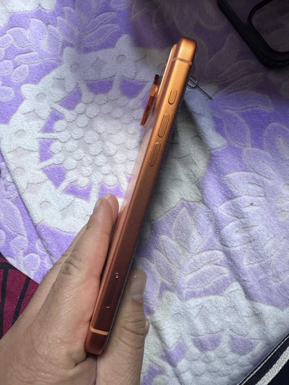 السلام عليكم ايفون 17 برو ماكس 256 بطاريه 100 مشحون 99 مره جديد كلش نضيف حيل  وكالهABM جهاز نضيف كلش رايده مليونين و200 نسخه السيمكرت ZAA مكفول من كلشي وليكول غالي شوف وكاله وتعال سولف ***********
