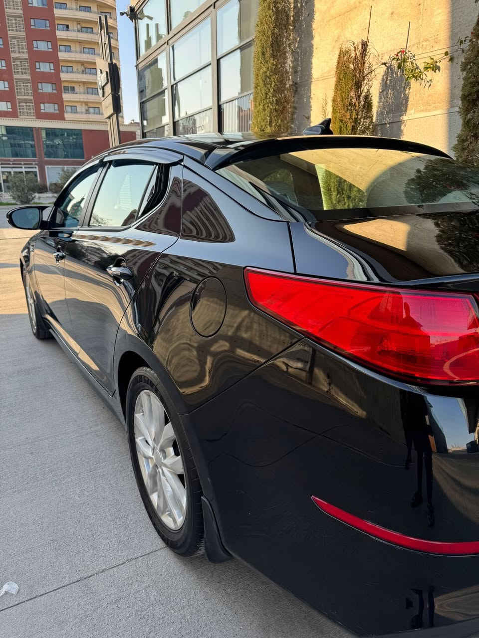 لسلام عليكم شباب  الحلال للبيع 2015 اوبتيما  ماشيه 150 ضررها جاملغ وبنيد كير مكينه صدر تخم تابر باتري كله جديد   مكاني بغداد عارضها 115 
***********
موصفات  EX بصمه شاشه جديده شادها
تحكم استيرن  منضومه زنون 
برمجه دوانز  ماكوووو 
ترايك للبصره عنواني بغداد
