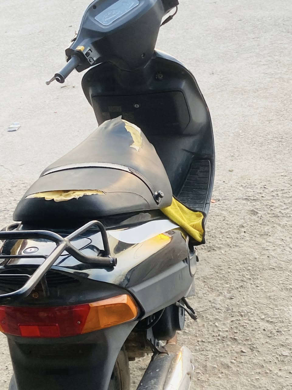 سلام عليكم دراجه ساسوكي 100صاله شهر من نزلت من الحاويه دراجه نضيفه تراجه سهرها ٩٥٠وبيه مجال هواي مكاني قرنه النهيرات رقمي /***********والشراي يراسلني وخادم
