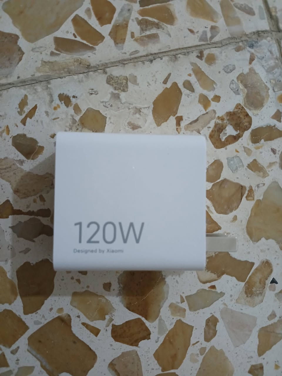 السلام عليكم شواحن تايبسي وايفون شاومي شرط الفحص  جدد شركه شحن سريع ١٢٠ واط والايفون ٣٤ واط هم شحن سريع القطعه ٢٠ شرط الضمان يوجد خدمه توصيل داخل ميسان العنون ميسان حي الجامعه الثانيه مقابيل شقق المعهد ***********
