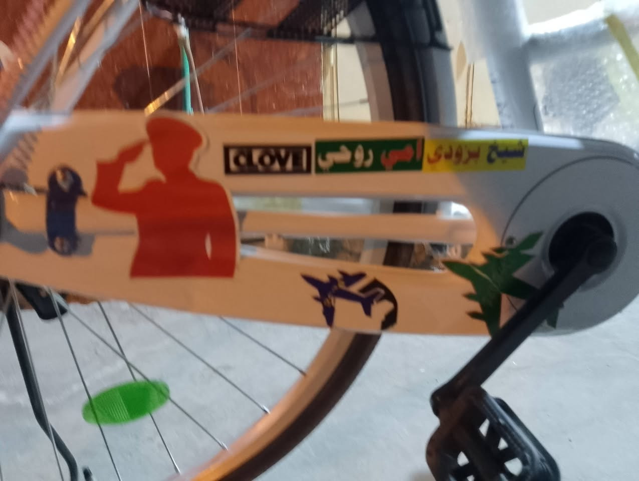 السلام عليكم بايسكل جديد والله استعمال شهر 120 وهي مجال الرقم علي واتساب متوفر 
***********
المكان الصوفيه شارع 40
