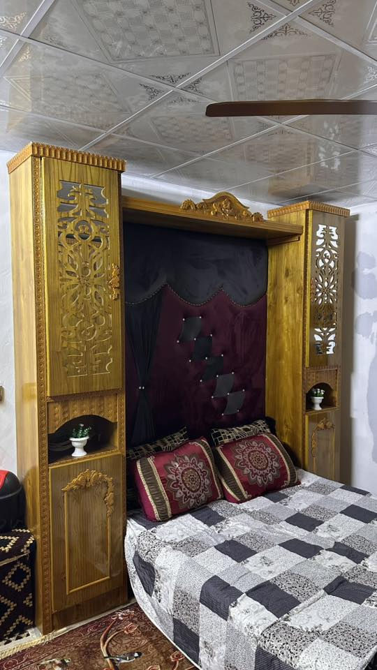 عرض خاص غرف نوم ابراج وتاج خشب صاج ثقيل صبغ حراري جديده البارحه جبته سبب البيع اطخ بلسقف السعر اخذته ابمليون و600 اوريده ابمليون 400للأستفسار*********** )مكاني. بيجي
