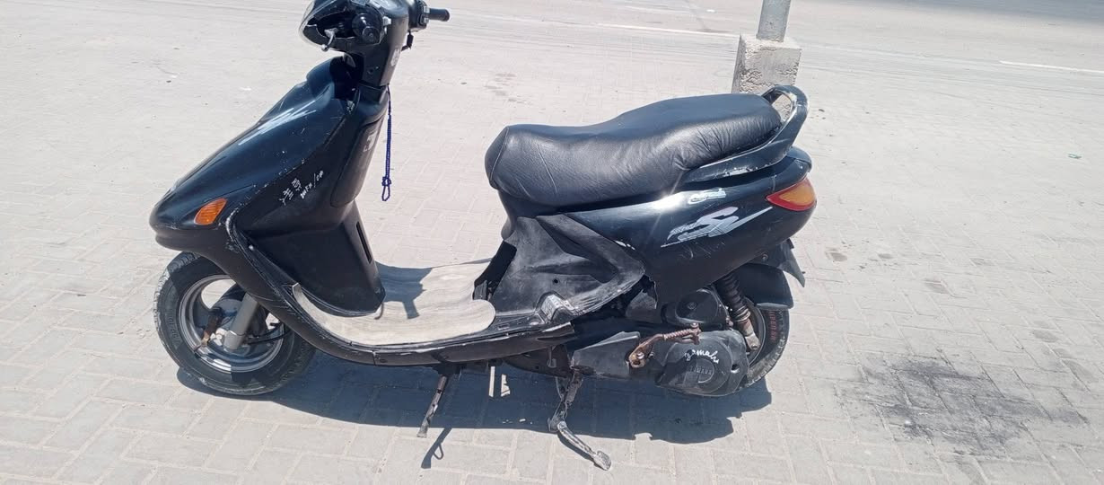دراجه فراشه كلش نضيفه كهربائيات 
سلف هندر  مكينه ما مفتوح برغي
السعر 350 ربع ماذب عليه 
بصره حيانيه ***********

