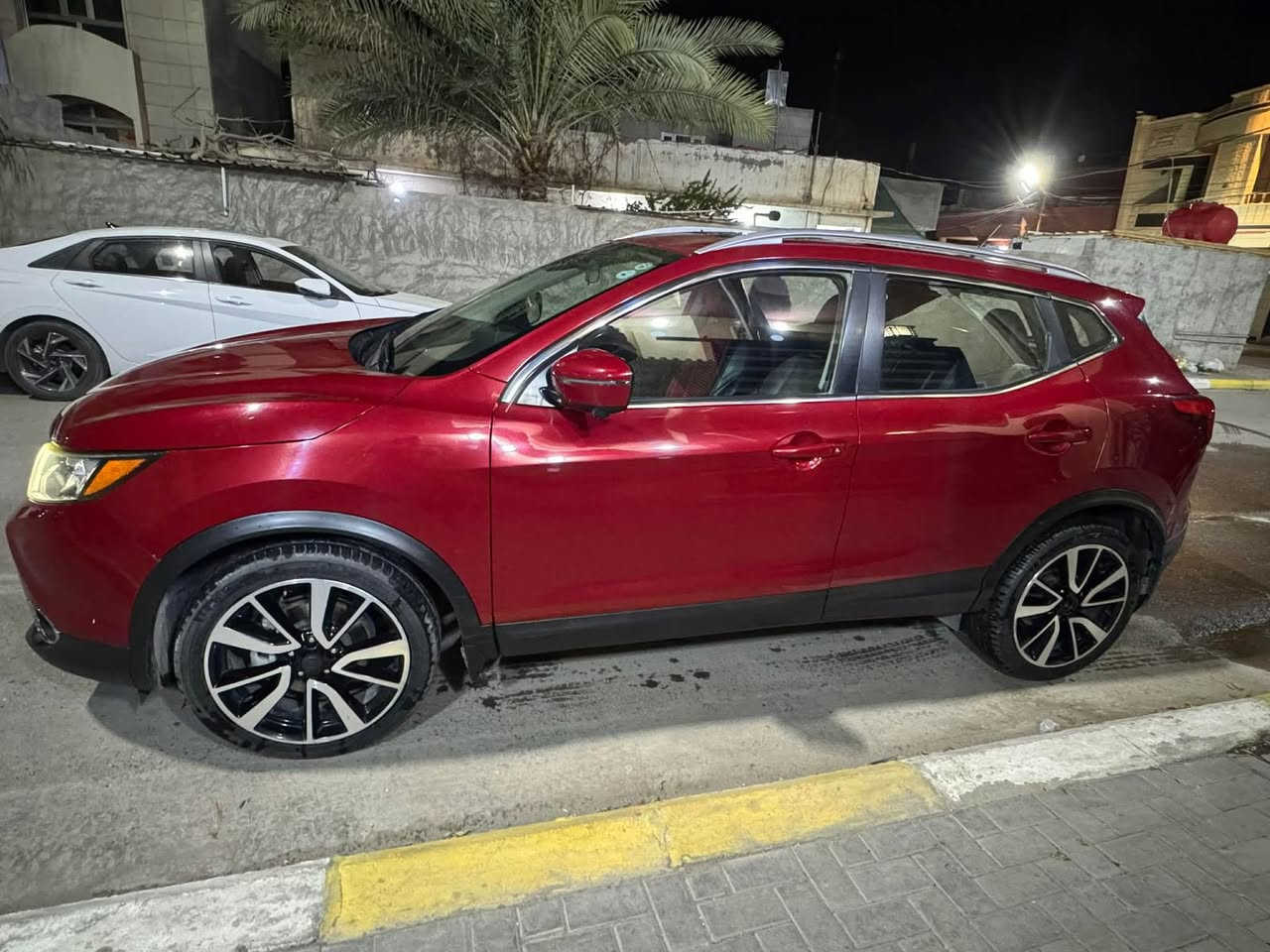 نيسان روج ٢٠١٧ فول الفول
كلين تايتل ماشيه ١٢٧ كيلو متر
السعر ١٥٥ 
***********
