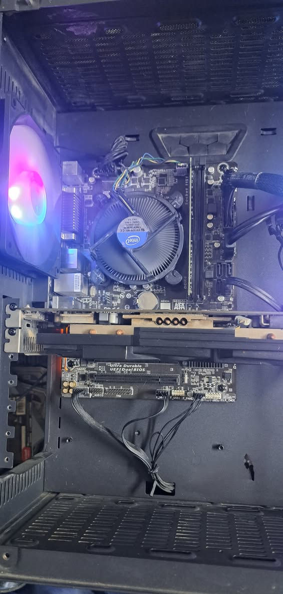 كيس تجميعة كوراي 5 جيل سابع 

المعالج i5 7500

البورد  gigabyte h110 

الكرت Rx 580 8gb axl

الرام ddr4 8gb 3200hz

التخزين ssd 260 +hdd 1 tb

البور  msi 650w

الكيس 3FAN ARGB بدون جامه

منصب بي 40 لعبة

السعر 300 الف 

رقمي ***********

بغداد
