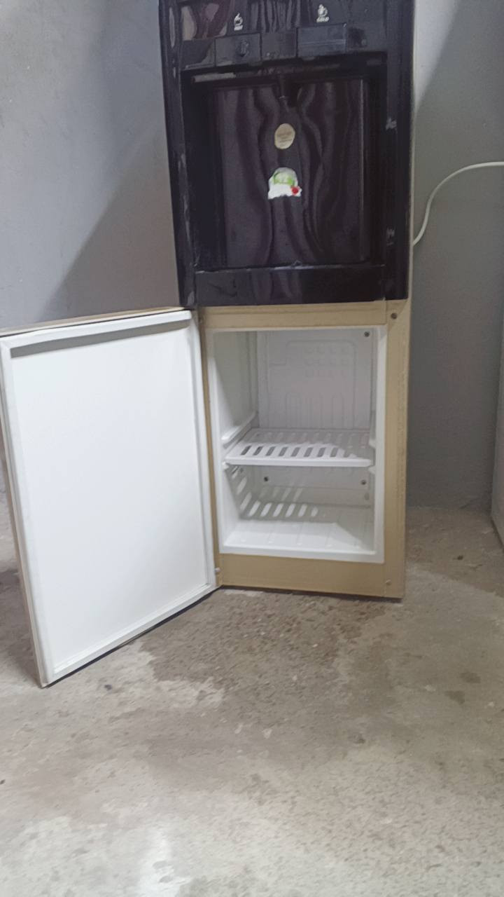 براد ماء نوعيه سوني شرط الشغل حار اوبارد وفريزه تبريد ثلج اذا ماثلج ترجع الشراي يتصل ***********بي واتساب العنوان حي الانتصار يوجد توصيل
