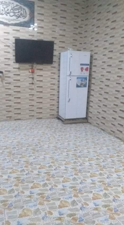 السلام عليكم مكلفه بالنشر بيت للبيع مساحه 100 متر مربع سبع قصور
شارع ابو فارس عل شارع عريض بناء جديد كامل بي استقبال وغرفه نوم وصاله ومطبخ وصحيات كله كامله واي استفسار هاذه رقم صاحب لبيت *********** /  ***********
