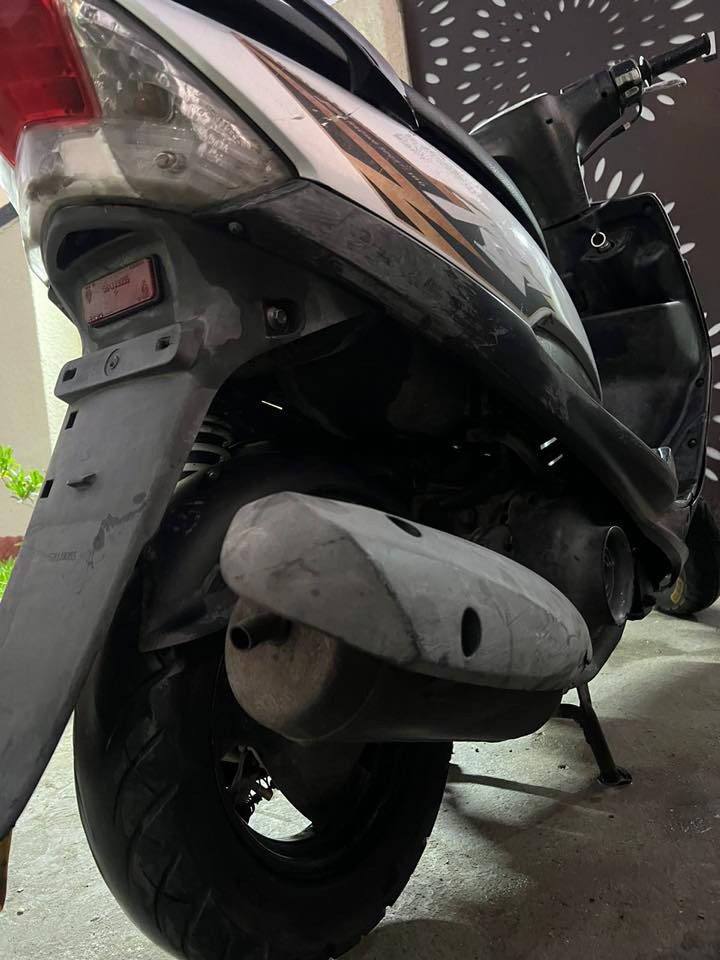 سلام عليكم 
دراجه الله موفقها سعرها 600 الف 
وبيها مجال حك الجيه مابيها نقوصات نكره سلف نكره هندر 
دراجه تاخذها بالك مرتاح مكينه ناعمة ومكفوله كفاله عامه 
مكاني بغداد حي العامل ورقمي ***********
