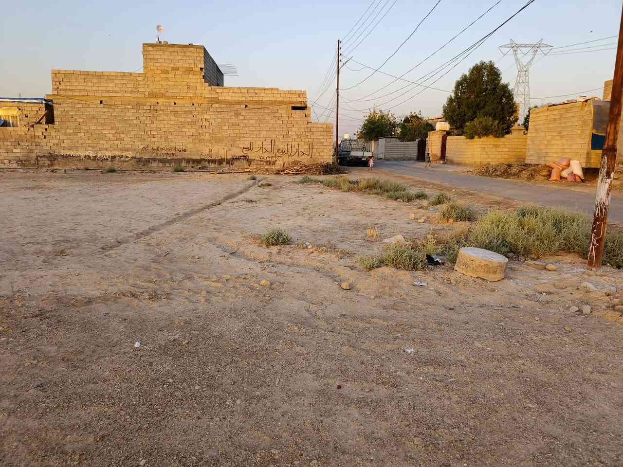 قطعة ارض  طابو زراعي سند 25 لبيع مساحة 200متر
متوفر جميع الخدمات بيها
ماء
كهرباء
تبليط
جامع قريب عليها
مدارس
العنوان ديالى الخالص
قرية البدوانية
الشراي يتصل رقم الهاتف ***********
***********
