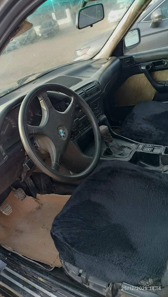 سلام علیکم bmw 1991/525 کێر عادی دەعمەکی پێشی هەیە بێ سوبغ تەبرید سلایدد دوو جام کارەبای  مەکینەو گێر بەشەرت سەنەوی بەسەر چوە بەشەرتی تەحویل وەکالە سعر 33مجال ***********
