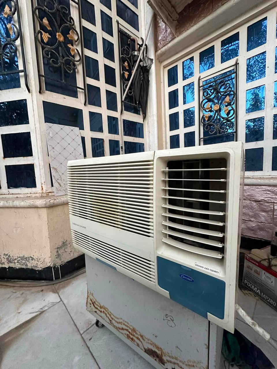 للبيع مكيف شباك Carrier أصلي
* موديل: 51KWF024733N
* قدرة 24 ألف وحدة (2 طن)
* كهرباء 220–240 فولت
* تبريد قوي ومناسب للأجواء الحارة
* 3 سرعات مع توزيع هواء بأربع اتجاهات
* بحالة جيدة ويعمل بكفاءة

للتواصل على الخاص أو الاتصال
***********
