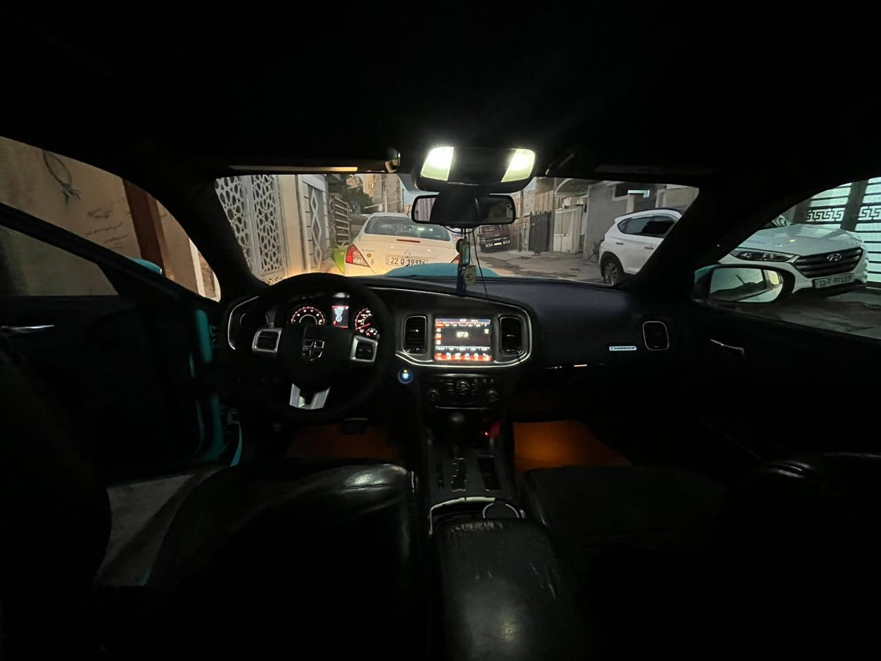 سلام عليكم دوج جارجار للبيع 2013 كير مكينه حداديه تبريد  قطعتين مكينه 3.6  كله حالة فوق الجيد لون اصلي بحري مصبوغه ترتر جماليه بالسنويه ازرق غير محدد لغد شاصي مكفول سنويه باسمي رقم بغداد تحويل نفس اليوم سياره مال بيت ما ماشيه على خط سياره وراد امريكي سونار موجوده ضربته موجوده متواجد واتس وع خط وهذا رقمي***********  مكاني الدوره ابو دشير السعر147بيه مجال
