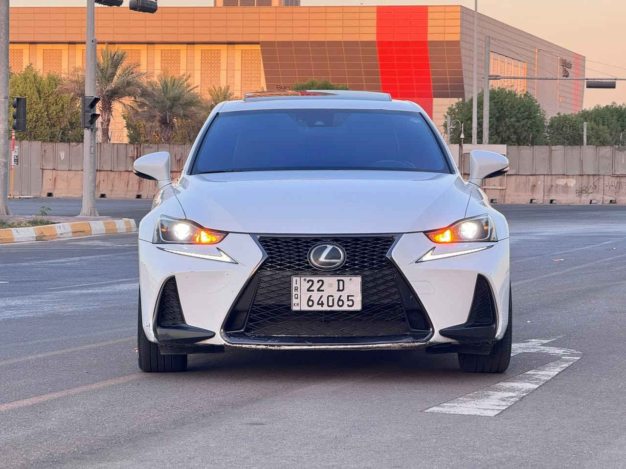 السلام عليكم
لكزز ls350 2017 
وارد امريكي حادثها مرفق بالصور مع السونار 
ماشيه 100ml حقيقي
مكينه 6 سلندر 3500
هزه سنويه رقم كله جديد
صدر امامي خلفي كله جديد
كير مكينه كفاله بدون فتح برغي واحد
مواصفات
فتحه 
بصمه ابواب + تشغيل + صندوك
ترحيب عند الاقتراب
كشنات جلد + كهرباء السايق والبصفه
تدفئه تبريد كشنات وتدفئه استيرن
3 وضعيات قياده ايكو / سبورت / سبورت بلص
ماوس تحكم شاشه 
سستم صوت
تحكمات ستيرن وكروس سرعه
رادار امامي وجانبي وخلفي توقف ذاتي
تحديد مسار 
شفتات ستيرن
لايت زنون بلادي ينزل ويصعد عند تشغيل السياره
السياره مابيها نقص برغي
تخم تاير جديد مشلن
باتري جديد
مكان السياره بغداد السيديه
رقم التلفون *********** متواجد واتساب
