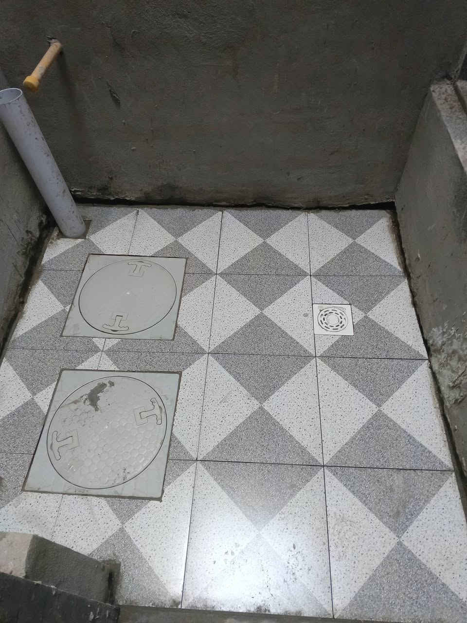 كادر سراميك متفرغ حالين ***********
