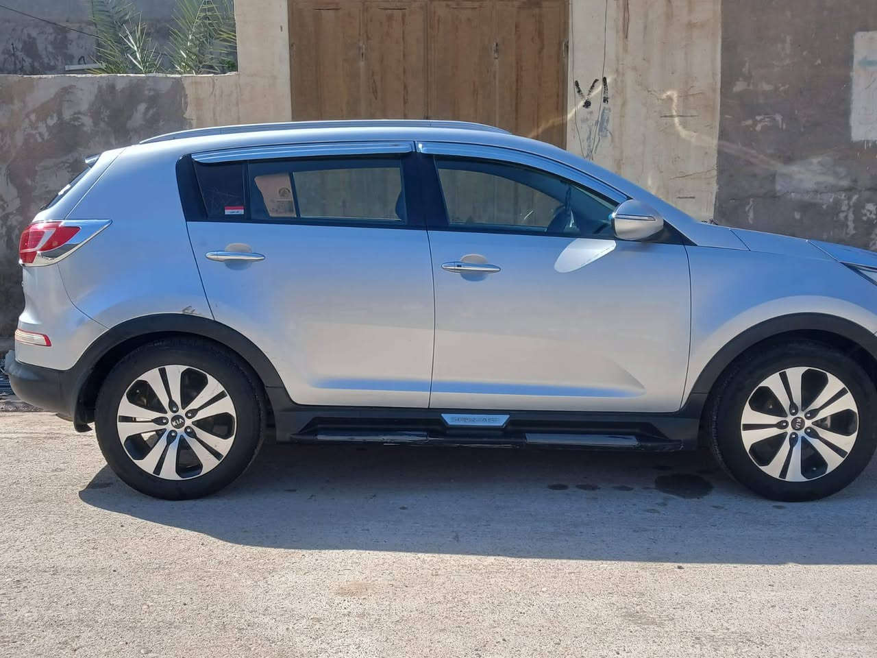 سبورتج 2011خليجي فول مواصفات عده البنرامه مري شفط اشاير بل مري ثلاجه بل جكمجه بصمه بصمه ابواب كشنات جلد وتدفئه حساس خلفي تحكم جهتين مكينه 2000  تخم تاير صدر امامي خلفي كله كفاله سياره كفاله عده السونر بدون قطره صبغ كير مكينه كفاله من الفتح والتبخير  سياره جديده  رقم ديالى بسمي شرط التحويل السعر 137وبيها مجال ***********
