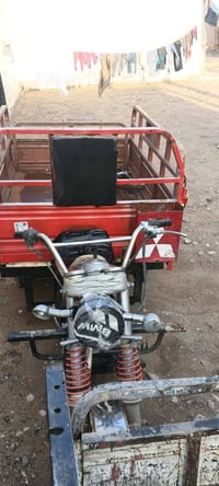 دراجة نارية • ٥٧٥