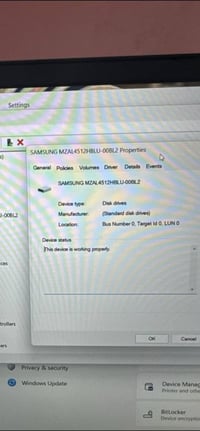 لينوفو ثينك بوك • شاشة لمس • استعمال قليل