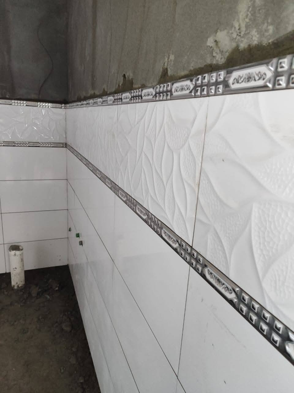 سلام عليكم ورحمه الله وبركاته خلفت سيراميك جداري ورضي وجميع نواع سيراميك شتغل داخل البصرة قطعي وعل متر وبل يوميه فقط داخل البصرة 
*********** البصرة, العراق
