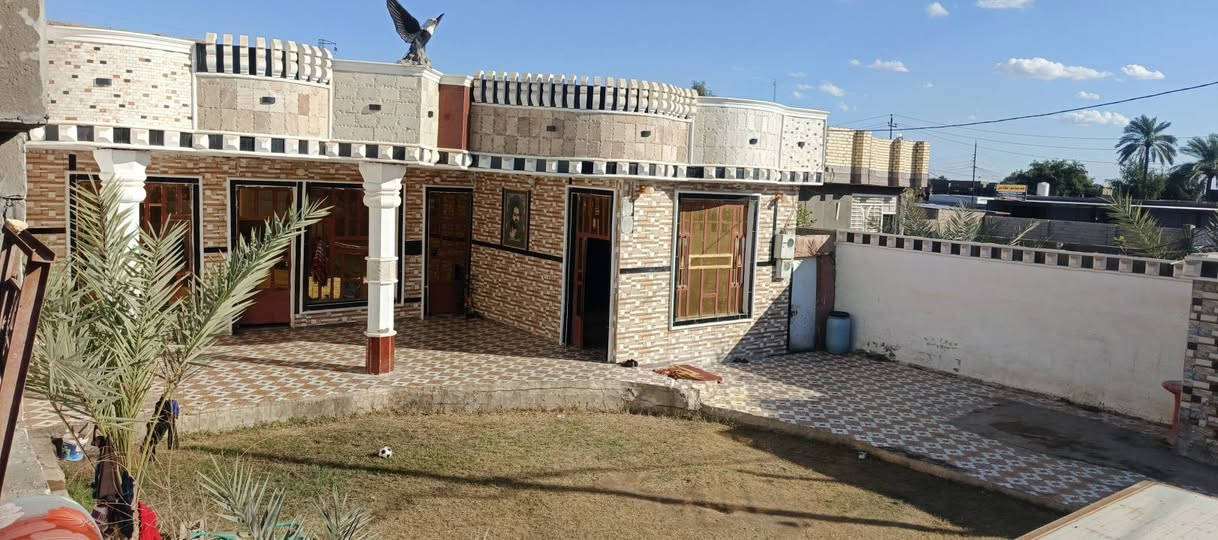 بيت البيع حي رشيد المساحه ٤٥٠ متر كافت الخدمات رقم صاحب الدار ***********
