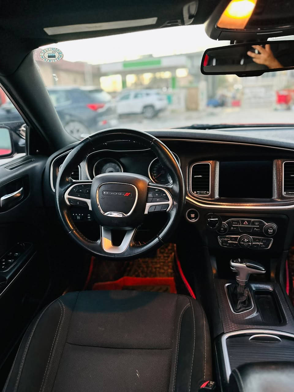 جارجر SXT 2018 لون احمر ناري وارد كندي مكفوله السياره عدى بارد مكدار شبر جوه بطرف باب الصدر بارد فول مواصفات رادار جانبي فتحه حساس كشن حضن تدفه عليه ادامه كامله ماتصرف عليه ربع رقم اربيل كير محرك  
3600 على الشرط  حداديه جديده تخم تاير جديد السعر 230  
***********
