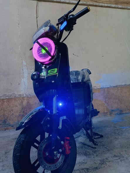 السلام عليكم دراجه شحن للبيع مواصفات حلوه الملف 1200 بطاريات كبار 22 امبير تمشي 109 الحقيقه 70 تحكم بالشاشه بلوتوث مكاني نجف مكتب رشيد السعر 550 وبيها مجال (***********) هذا رقم الواتساب
