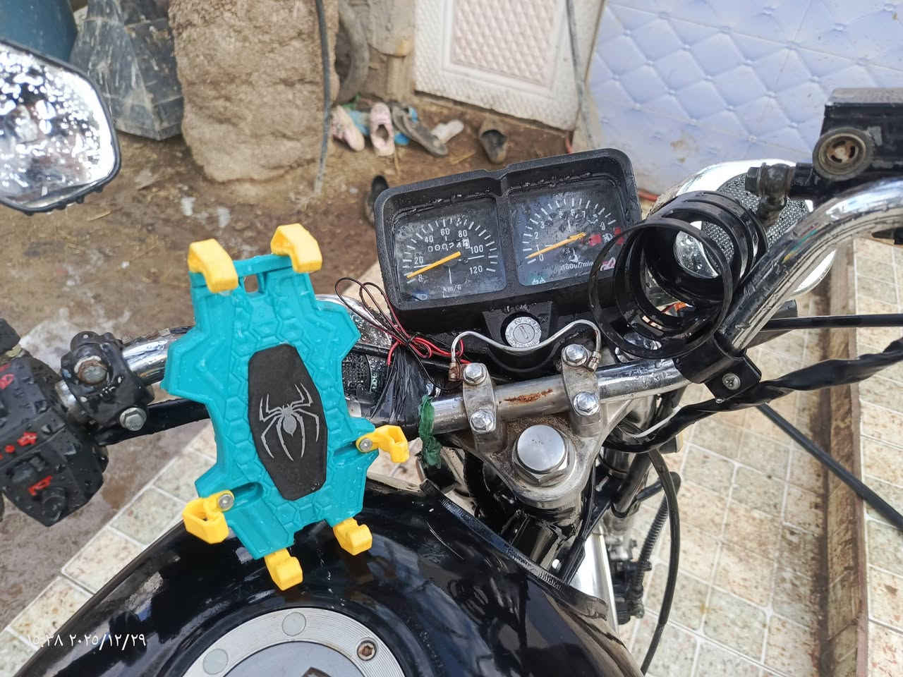 دراجة بارت موديل 2020 كلك  نظيفة عدادت شغالة رباعية شغالة لايتات زنون شغالة ظفيرة صار سبوع من بدلتها الظفيرة.  نكرة سلف بارتي جديد مكفولة من سرقة ومن العشاير. المكان الشطرة للتواصل *********** وتساب ايضا سعر 600 قفل
