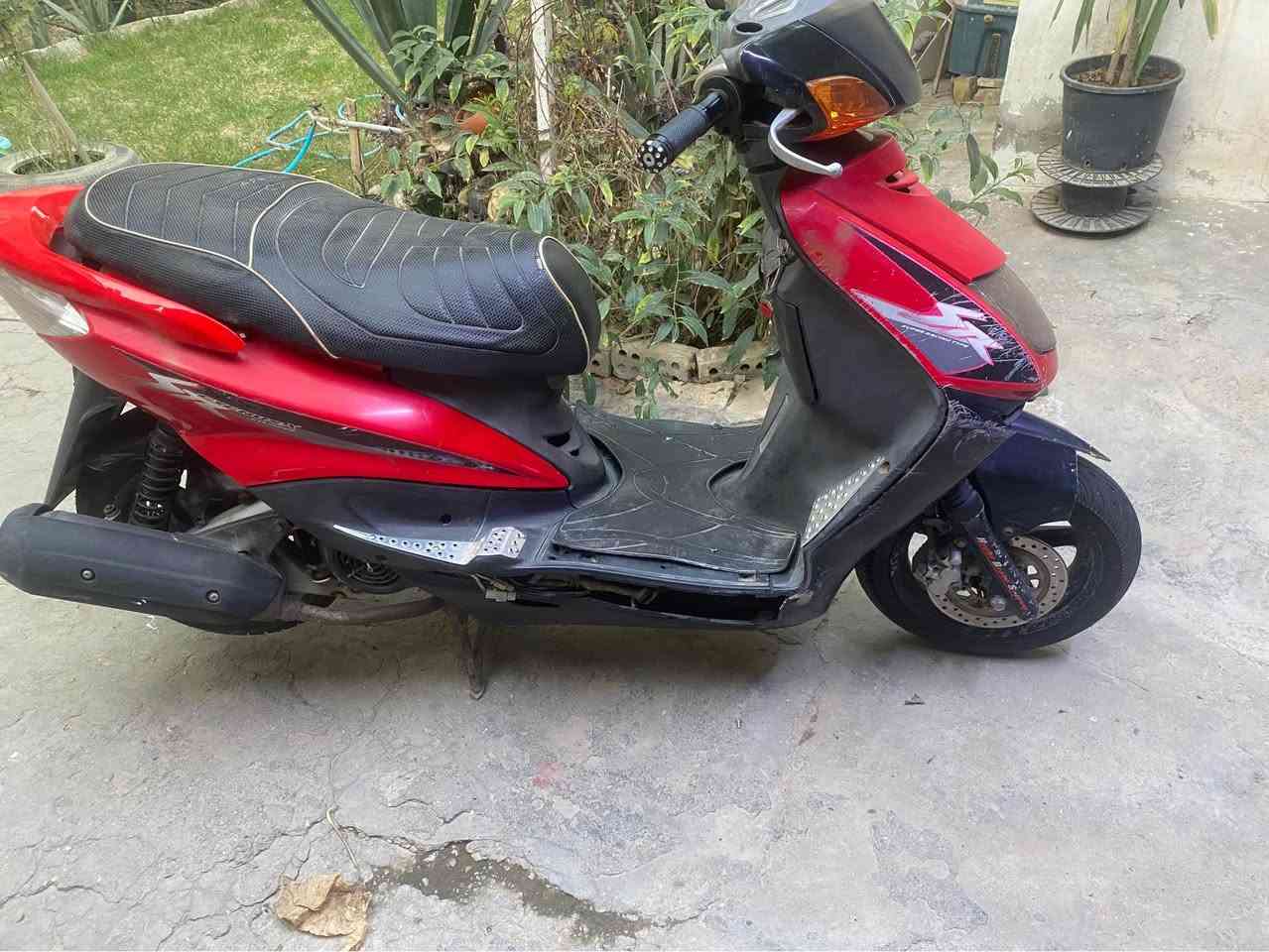 السلام عليكم دراجه سكنس نثيه مكينه مكفوله بيها بس الكفرات مثل ما موضح بصوره نظافتهن بغداد, العراق


**إذا كنت صاحب هذا الإعلان وتريد حذفه لأي سبب، رجاءا أرسل رسالة إلى الدعم الفني**