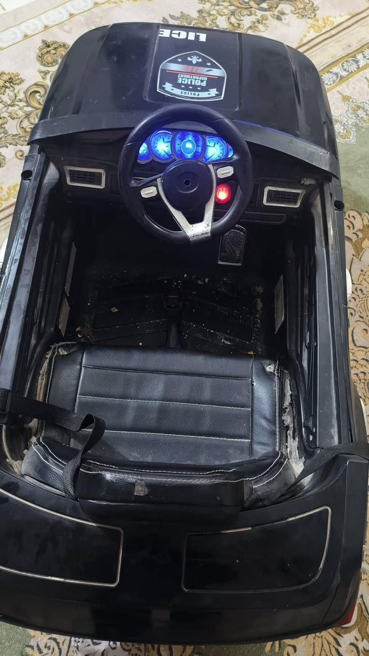 سيارة اطفال شحن نظيفة جدا للبيع السعر 85 حي الرحمه ***********
