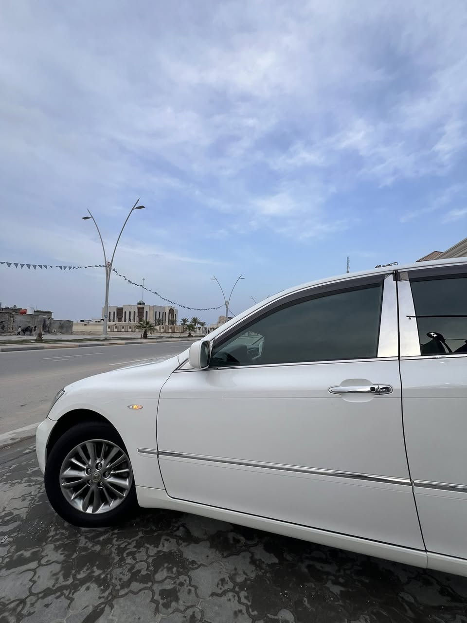 سلام عليكم. تويوتا كراون شاهينه. مديل. 2005  شاصي 82 دخول جديد تسجيل جديد مزاد دوله  ماشيه 61 ألف تحويل ثاني يوم سنويه لل 31 كفاله عامه كص ونغل جثه وضربه وصبغ وعيب شرعي. مواصفات دكمتين أربع كراسي كهربائي ستيرن كهربائي داخل رصاصي. زيرو غرفه بل كارتون تحويره  ميه بلميه مشط يسره بلاد حداده مكينه كير تخم تاير ميه بل ميه سياره جديده مناقصه برغي. ويل نفطي لبلادي مكاني بصره. سعره 150 وبيه مجال للشراي *********** رحمان.
