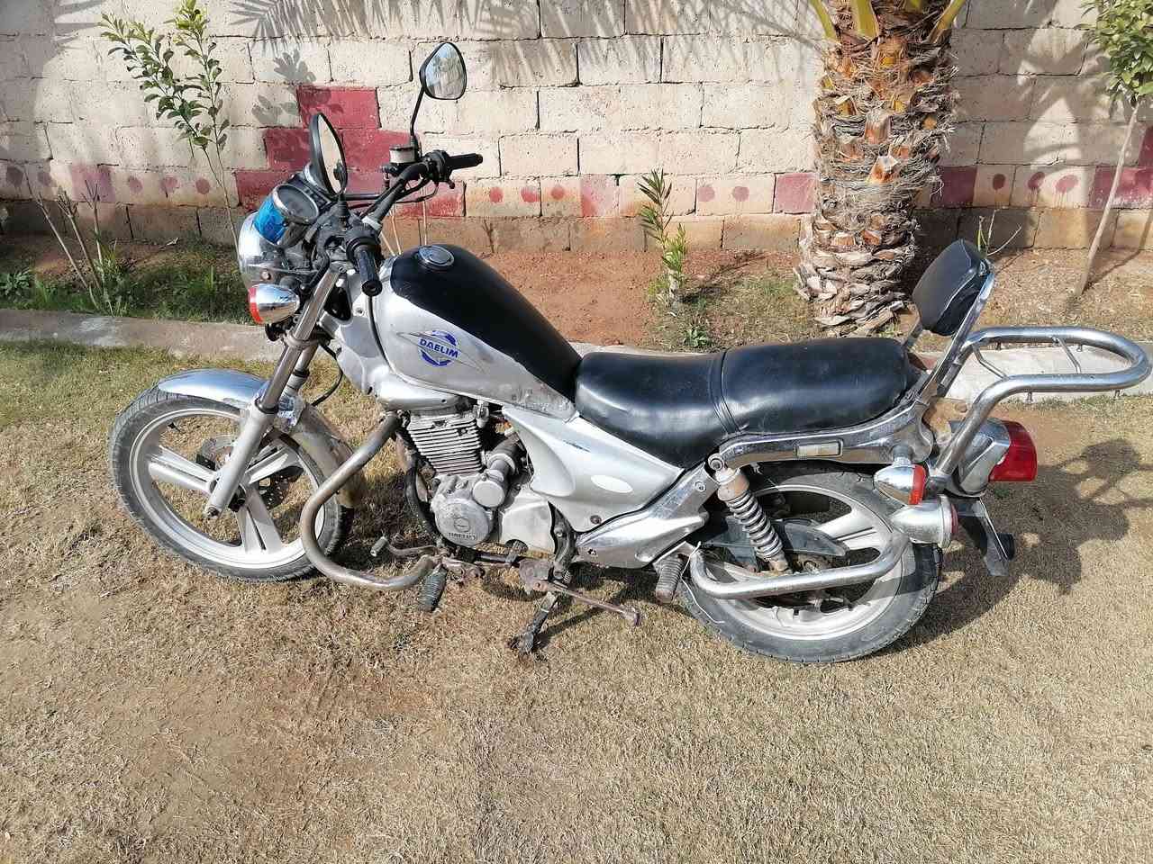 دايلم فحل للبيع كله كامل مكمل تخم تايرات جديد كهربائيات كله شغاله السعر ٤٠٠ وبي مجال للاتصال ***********
