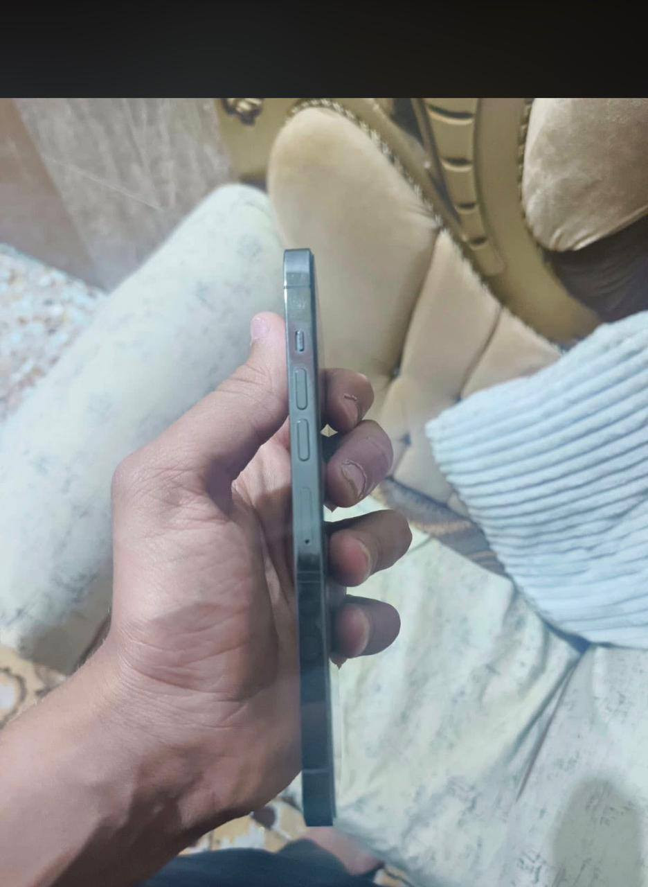 السلام عليكم جهاز ايفون 12برو ماكس جهاز نضيف جدن لبيع والسعر خاص اتصل وبيك خير وتدلل مكاني الناصريه الغراف رقم الهاتف ‏ بيه واتساب اتصل وبيك خير وتدلل ‪0785 821 9939‬‏
