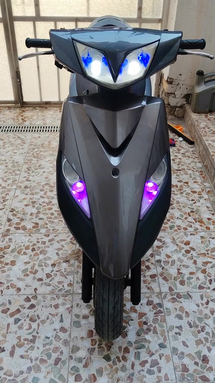 سلام عليكم شباب ماكس ثعلب كابريتر وكاله فقط بيهة الكفر الامامي مبدل و القايش نص عمر دراجة كلها ختم واحد خير من الله كهربائيات كلها شغالة مكينه خرسة متسمع صوتها كفرات بلادي كلجات بلاد كابريتر بلاد خير من الله دراجة حلوة نصبتهة حلوة تايرات جدد سعر 700 وبيها مجال مكاني بغداد مدينة الصدر  اتصال 👍🤍***********
