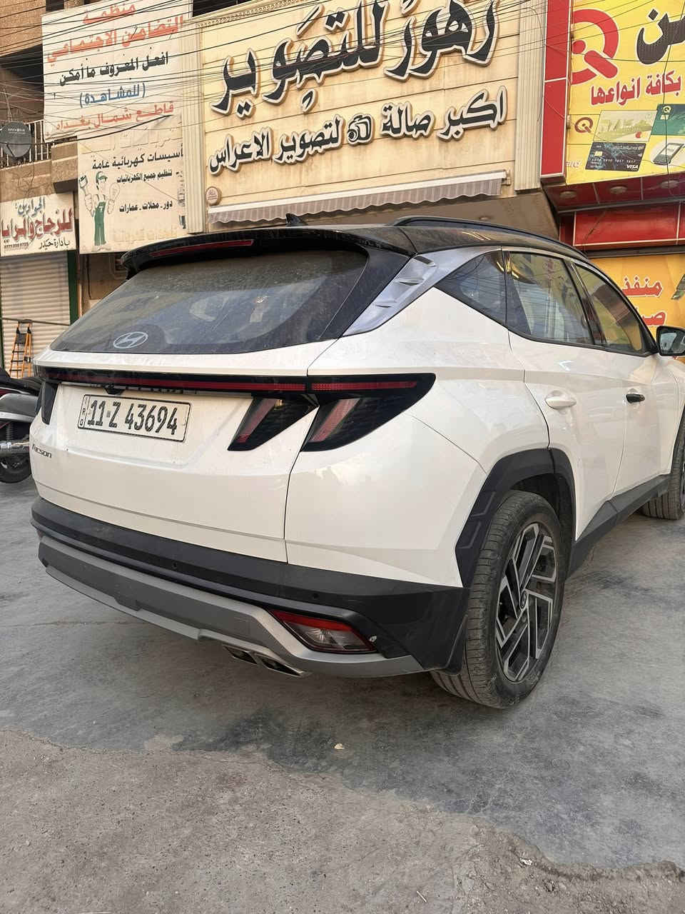 السلام عليكم
توسان ٢٠٢٥ تو كلر للبيع 
ماشية ١٠٠٠٠km
بيها تبديل بابين وصبغ مكانات ( أبيع حزام ) شغل بلادي …
مواصفات :-
١-صندوق كهرباء 
٢-مري كهرباء 
٣-شاشة كبيرة
٤-كاميرا 
٥-حساسات خلفية امامي 
٦-لد نهاري 
٧- مكينة وكير مكفولات 
السيارة كلش نظيفة ومرتبة 
السعر ٢٠٠ 
للاستفسار /***********
