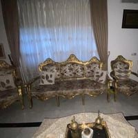 تخم ملكي ١٠ مقاعد نضيف السعر ٧٥٠ الف وبي مجال المكان بغداد 07869418083