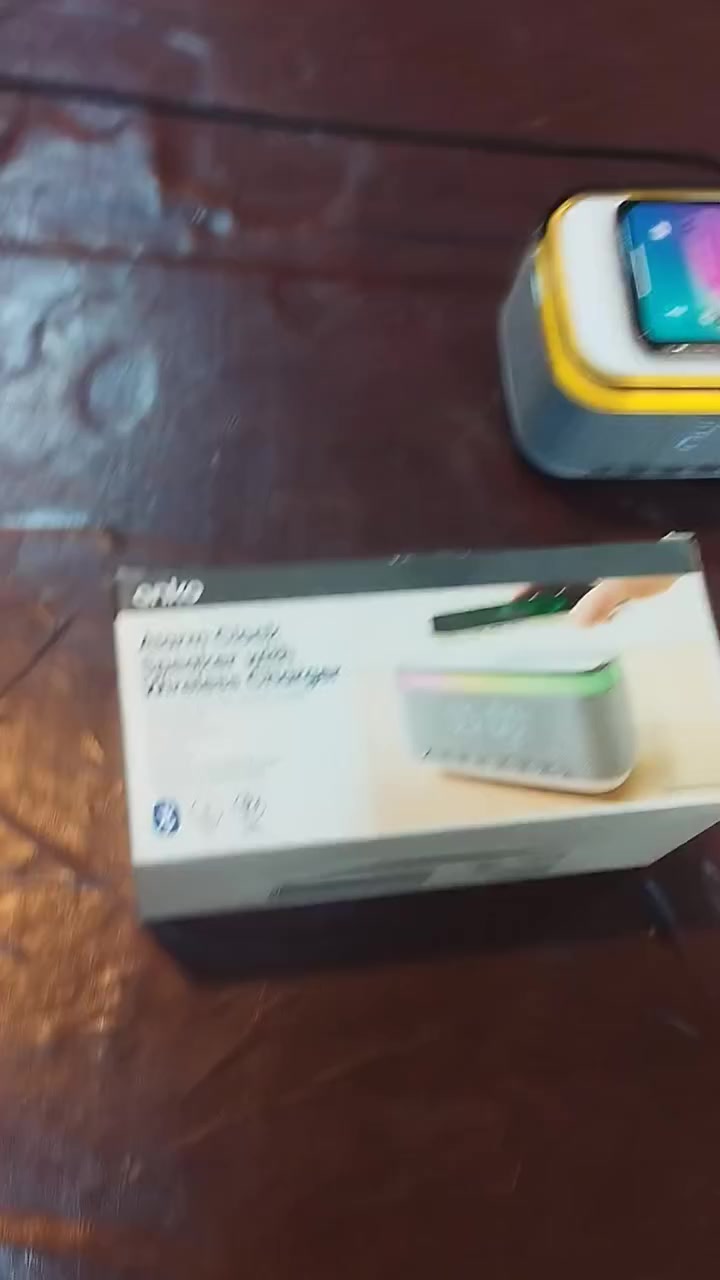 ساعة منبه مع مكبر صوت وشاحن لاسلكي

> الأبعاد: 10 سم (عرض) × 18 سم (عمق) × 9 سم (ارتفاع)

> أضواء LED RGB

> ساعة 12 أو 24 ساعة

> راديو FM

> مؤقت نوم

> مشغل بلوتوث/ TF/USB/AUX

> شاحن لاسلكي (بحد أقصى 15 واط)
٢٥ الف دينار


**إذا كنت صاحب هذا الإعلان وتريد حذفه لأي سبب، رجاءا أرسل رسالة إلى الدعم الفني**