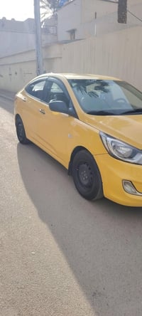 اكسنت 2013 خليجي 1600 مصفره هيئة وغرامات بيها منضومة غاز سياره كامله م...