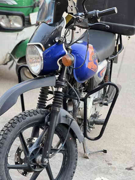 سلام عليكم
دراجه بوكسر موديل ٢٢مرقمه رقم انكليزي
الدراجه خير من الله مجفته يم شركة لمصطفى تجفيت بلاي الحمد الله ما موكفتني بشارع سعرها مليونين وستميه متواجد واتساب او اتصال فقط***********
