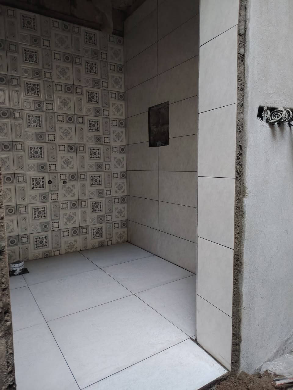 سلام عليكم اخواني اسطه سراميك وكاشي وشغل درجه اولى بسعر مناسب شرط كبان ليزر ومتفرغ حالين وهاذه رقمي ***********
