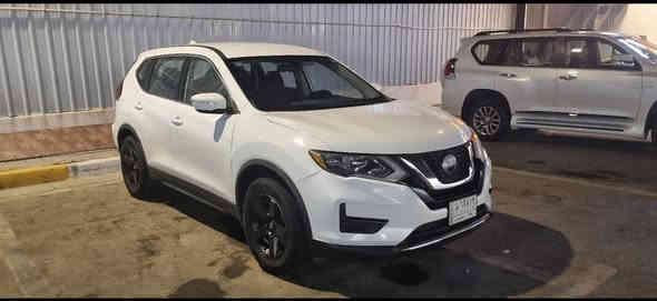 نيسان روج موديل ٢٠١٨ 
رقم بغداد 
ماشيه ٧٧ الف كيلو قابل للزياده
السياره حادثهه باب السايق والباب الخلف السايق
صور الحادث وصور رقم الشاصي بالمنشور
موصفاتها هوايه
-رادار امامي 
-توقف ذاتي
-نقاط عمياء 
-اشاير بالمري
-فور ويل AWD
-شاشه كبيره ابل كار بلي و اندرويد اوتو
-كاميرا خلفيه 
-مثبت سرعه
مكان السياره الكرادة
رقمي *********** 
السعر ١٥٥ ورقة وبيهه مجال وتحويل ثاني يوم باسمي السيارة بغداد
