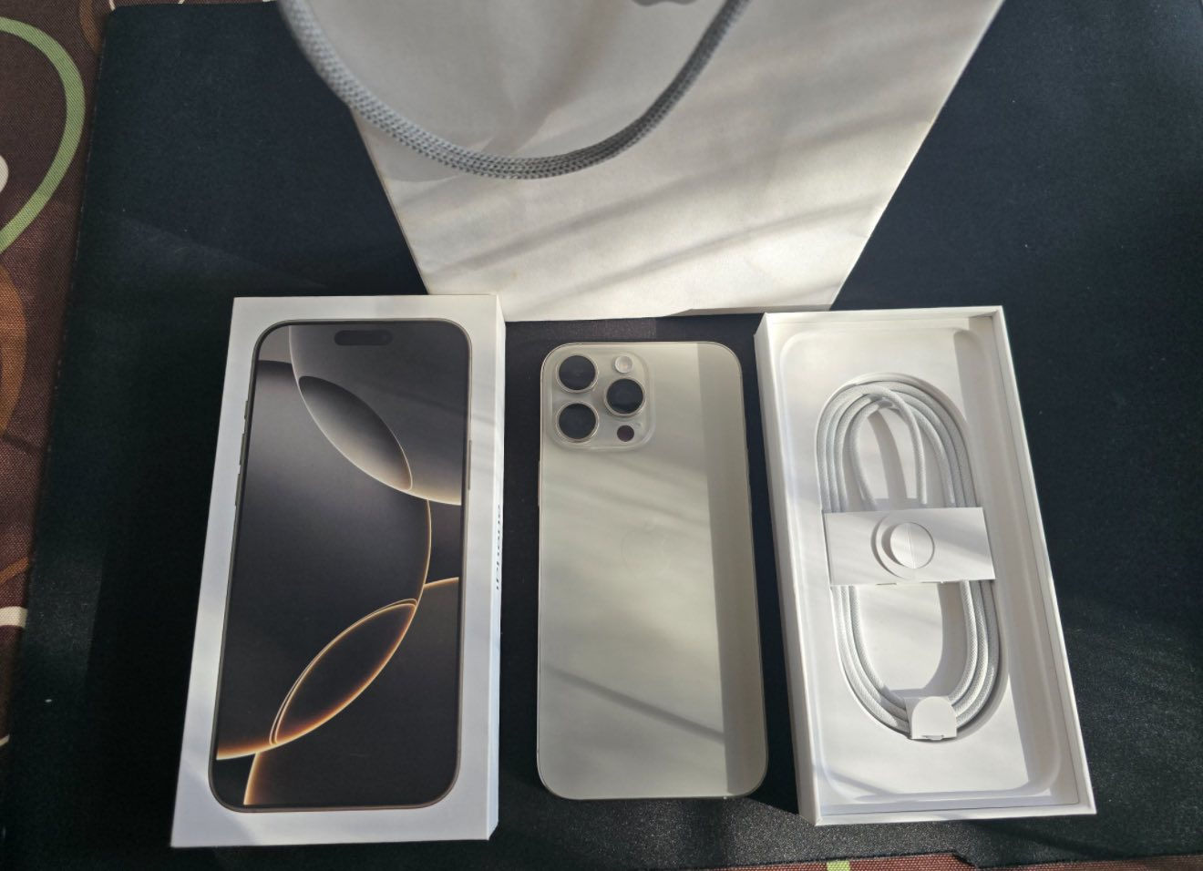 IPhone 16 pro max natural titanium 256GB
نظافة 100%
دورات الشحن 320
بطارية 91%
مع ملحقاته الشاحن الاصلي + 2 كفر حماية

جداً نظيف الموبايل  
السعر ١٣٠٠ فقط


**إذا كنت صاحب هذا الإعلان وتريد حذفه لأي سبب، رجاءا أرسل رسالة إلى الدعم الفني**