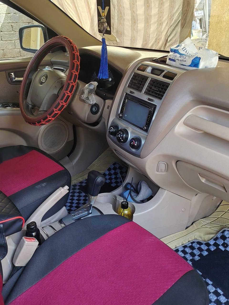 السلام عليكم سبورتج للبيع موديل ٢٠٠٨ رقم بغداد خليجي شرط التحويل السنويه جديد وهزه جديده السياره مكفوله من ضربه وكلب وكص وتكم وداخل جاهزه من كلشي مكينه كير حداديه تخم تاير كهربائيات كلها شغاله السياره مال بيت احله من الصور مكاني بابل السعر 120 وبيها مجال لشراي قليل وهذا رقمي الي يحب يتصل وتدلل ***********
