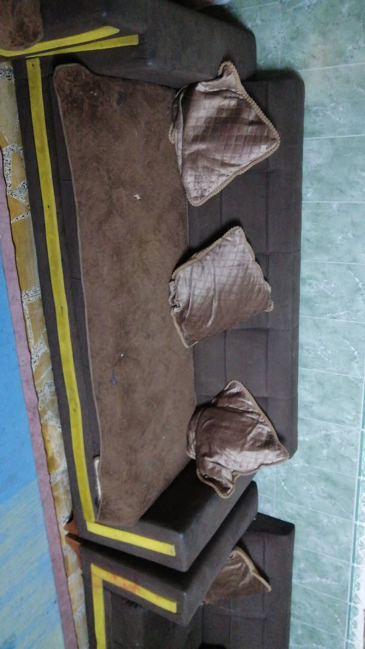 تخم خشب توصا ٧ مقاعد للبيع بس غسل يرادلهن ورجل وحده تتبدل كلش تكمه ١٢٥


**إذا كنت صاحب هذا الإعلان وتريد حذفه لأي سبب، رجاءا أرسل رسالة إلى الدعم الفني**