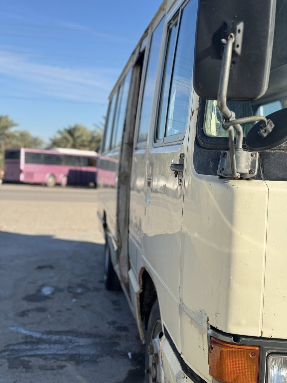 السلام عليكم  كوستر مربع مديل 1992سياره حلوه وجاهزه مكينه بنكو ٣٠٠٠ جديده وخير من الله وكاله عامه بسمي تريد مداور راعيه موجود وهوه يريد مداور السياره خير من الله السعر ١١وعليه غرامات ابيع صافي بيه مجال بصيط ***********
***********
