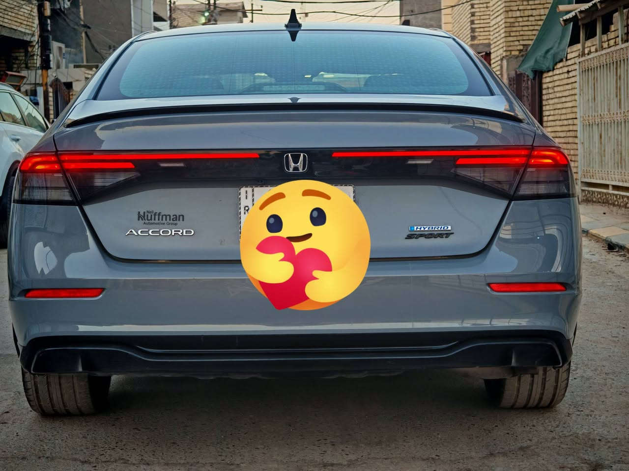 هوندا اكورد 23 سبورت L   لون مميز
يعني خلقة واخلاق ومصروف عليها هواية
تخم ويالة وتايرات يعني انسى مشكلة الطسة
مواصفات اعلى من السبورت العادية
فتحة وبصمة وجلد وخزن وتدفئة مفووولة
حادث جانبي بابين صبغ فقط وايرباك بردة فقط
رقم بغداد بأسمي تحويل ثاني يوم 
سعر 195 قفل فقط حگ الجية 
قفل لان صارف عليها هواية ومناقصها اي شي 
وحادث حلو مكاني بغداد ***********
بيع او مراوس حسب القناعة.......
